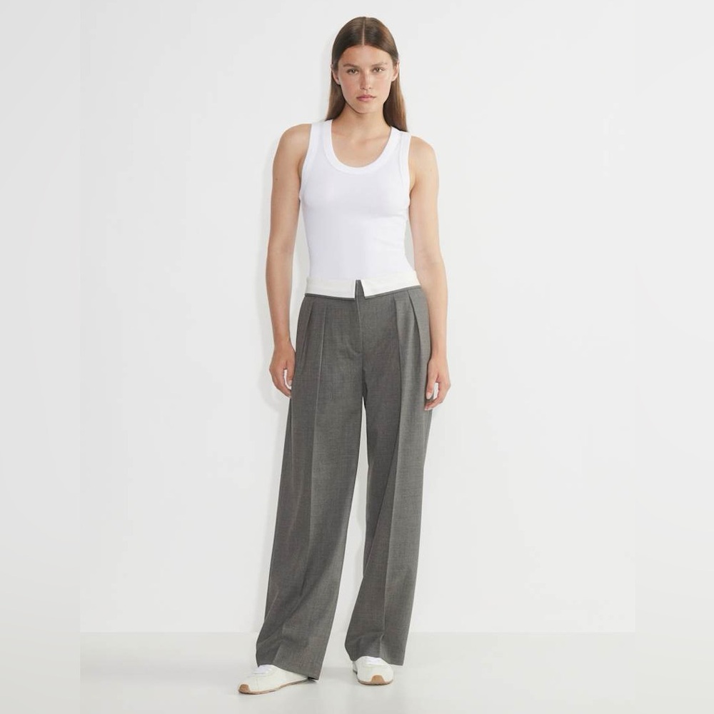 Aritzia Bureau Gray Pleated Pant - Picture 3 of 3